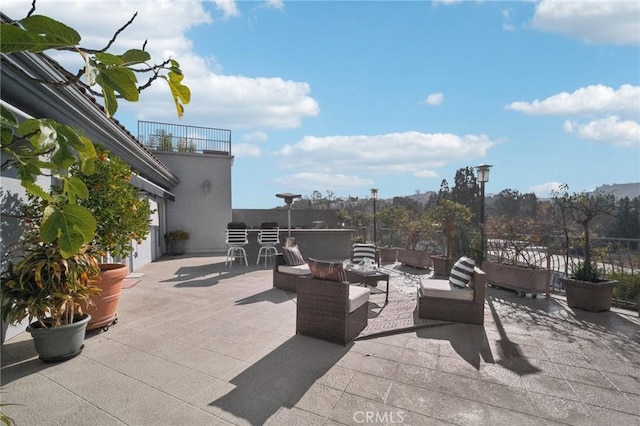 view of patio featuring outdoor lounge area