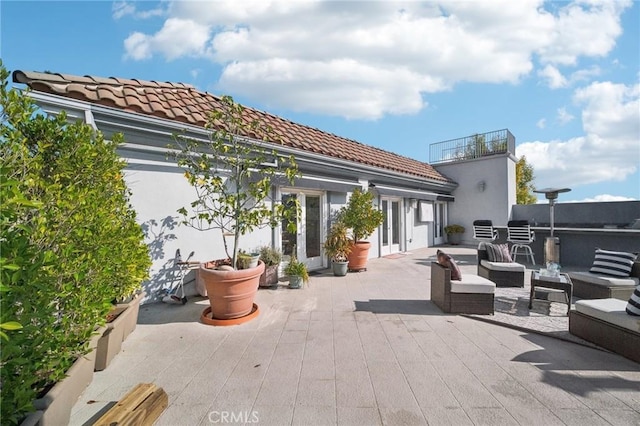 view of patio featuring outdoor lounge area