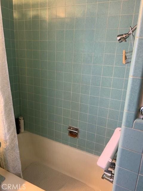 14650 Pearl Ave, Clearlake, CA 95422 - full bathroom featuring shower / bath combination with curtain