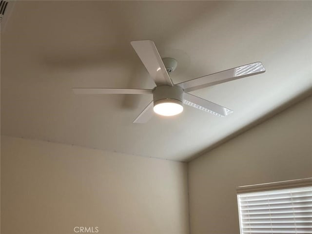 room details with ceiling fan