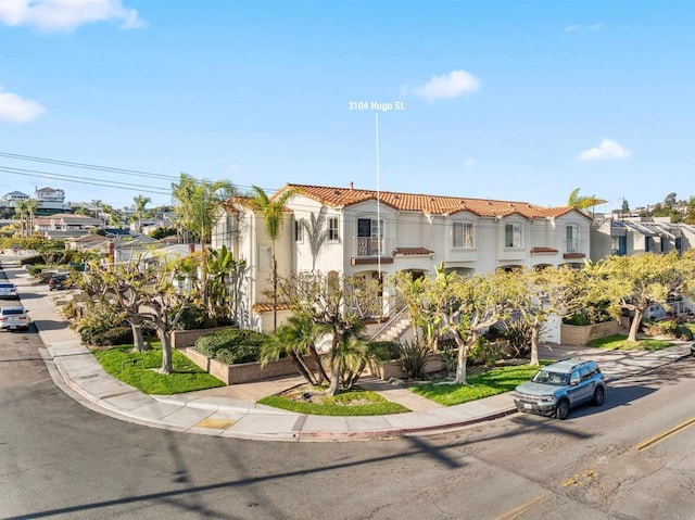 view of mediterranean / spanish-style house