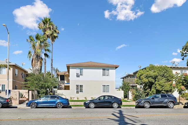 view of front property