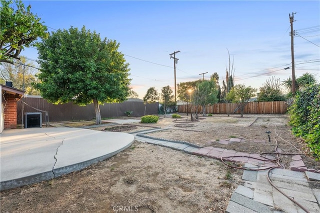 view of yard featuring a patio