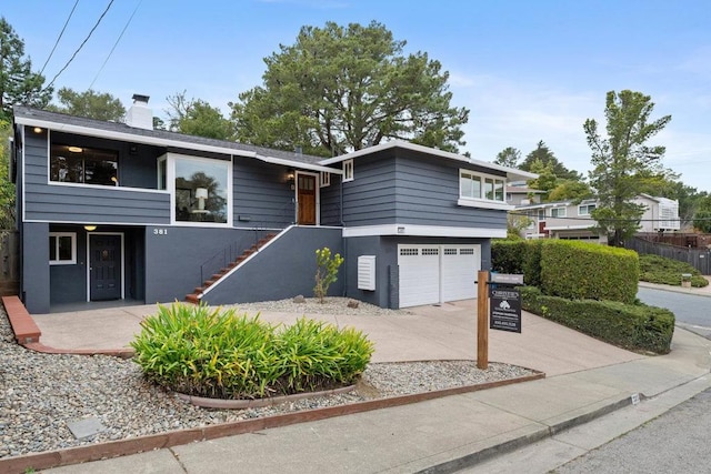 view of front facade with a garage