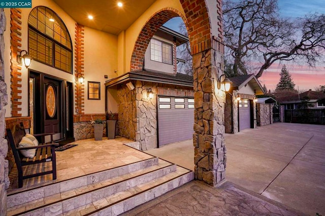 view of front facade featuring a garage