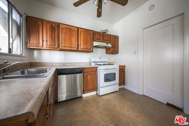 kitchen with white gas range, sink, stainless steel dishwasher, and ceiling fan