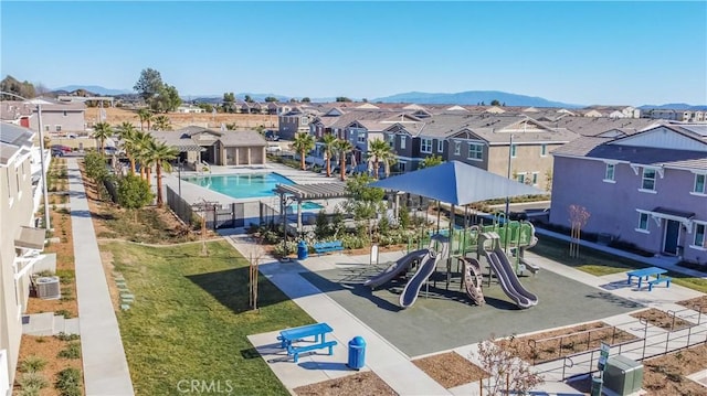 bird's eye view featuring a mountain view