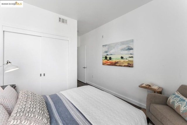 bedroom with a closet