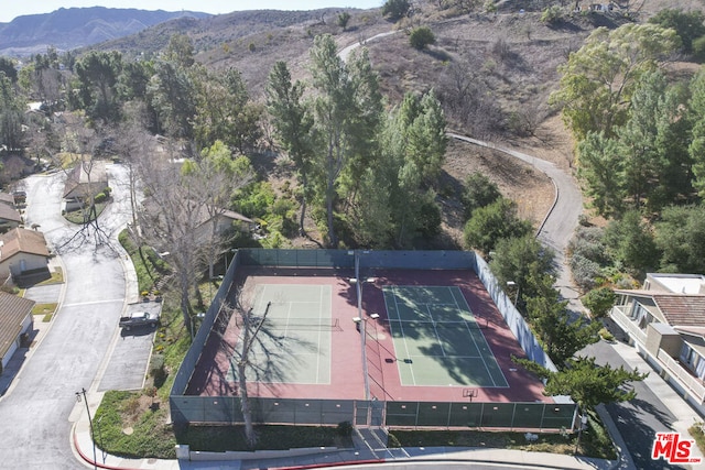 bird's eye view featuring a mountain view