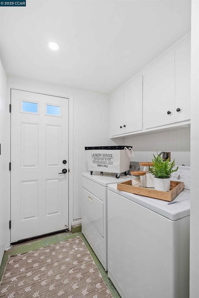 laundry room with cabinets and independent washer and dryer