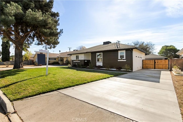 single story home featuring a front yard