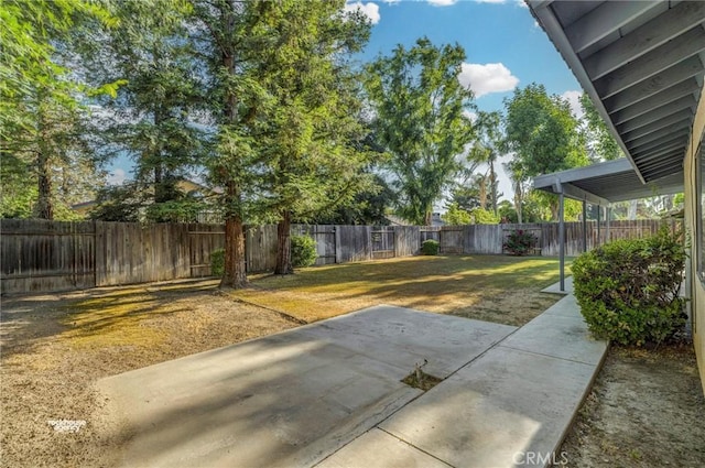 7205 Bandolero Way, Bakersfield, CA 93308 - view of yard featuring a patio