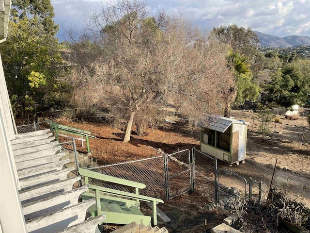 view of yard with a mountain view