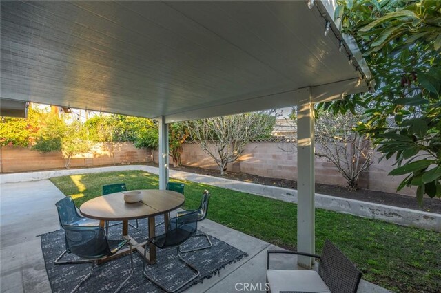 3140 Sumatra Pl, Costa Mesa, CA 92626 - view of patio