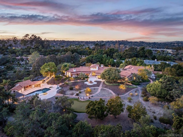 view of aerial view at dusk