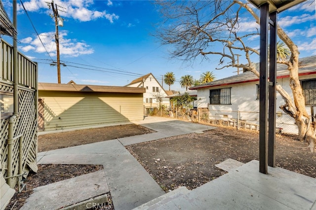 view of yard featuring a patio