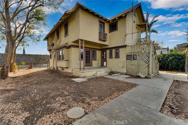 view of front of property