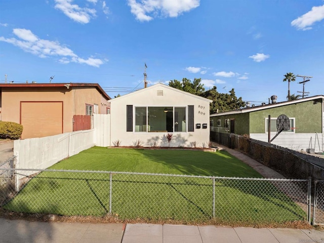 view of front of house with a front lawn