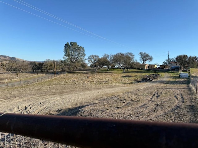 view of yard featuring a rural view