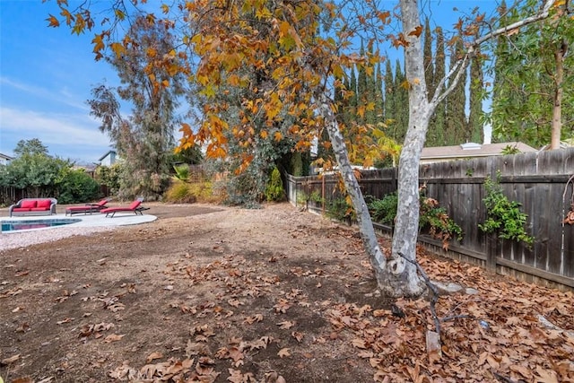 view of yard featuring a patio area