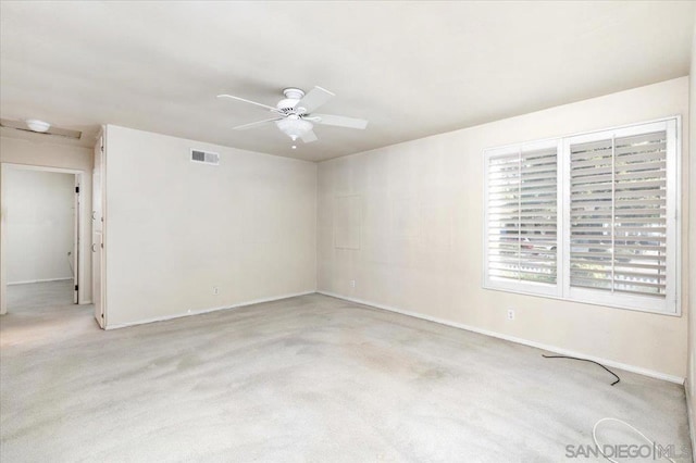 empty room with ceiling fan