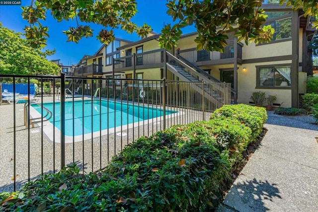 view of swimming pool