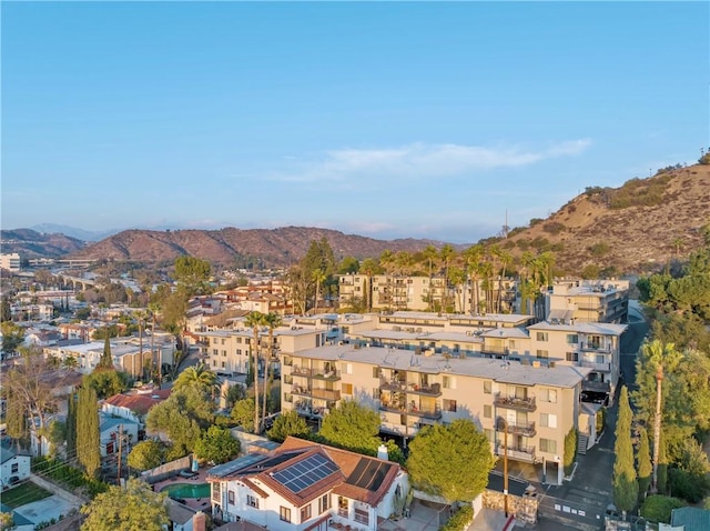 bird's eye view with a mountain view