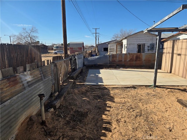 view of yard with a patio area