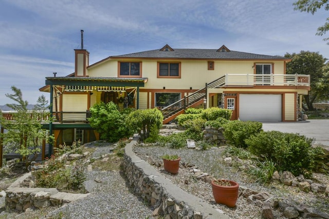 view of front of house featuring a garage