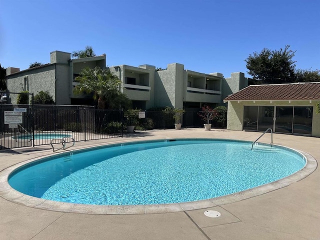 view of swimming pool