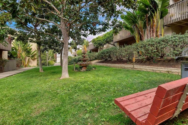 8503 Villa La Jolla Dr Unit B, La Jolla, CA 92037 - view of grassy yard