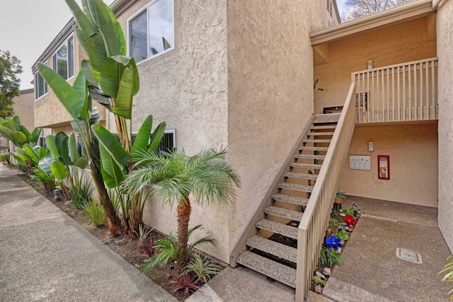8503 Villa La Jolla Dr Unit B, La Jolla, CA 92037 - property entrance with stucco siding