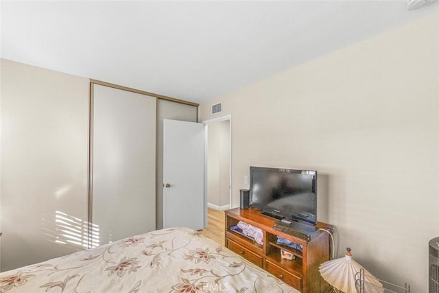 bedroom featuring a closet