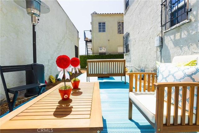 balcony featuring outdoor lounge area