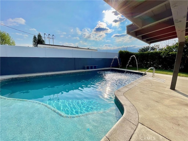 view of pool featuring a patio area and pool water feature