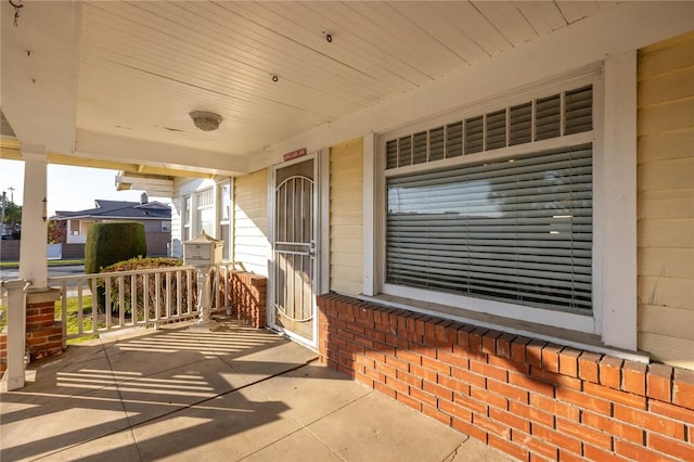 view of patio / terrace with covered porch