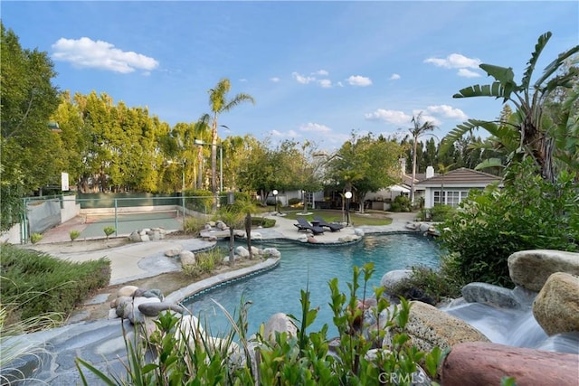 view of swimming pool