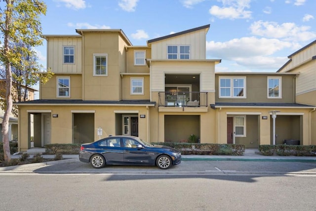 view of townhome / multi-family property