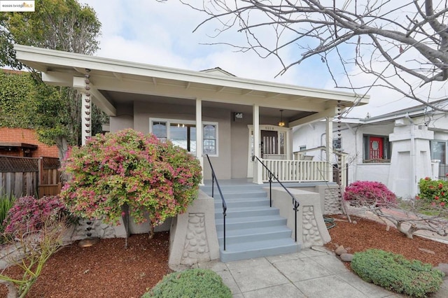 view of front of house featuring a porch