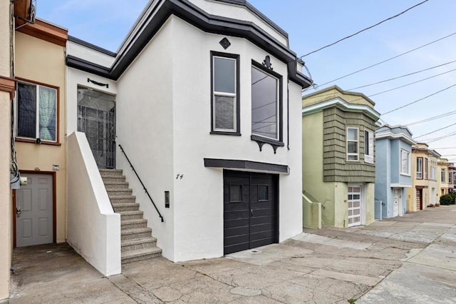 view of front facade featuring a garage