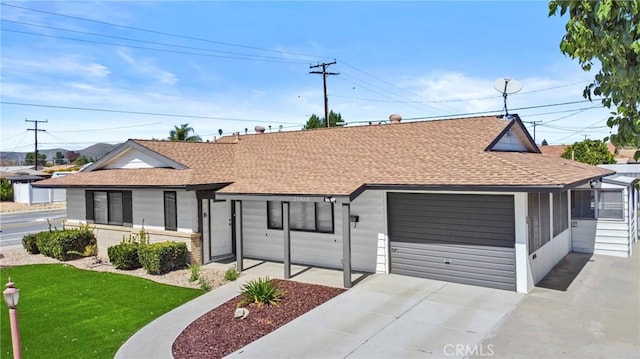29460 Thornhill, Menifee, CA 92586 - single story home featuring an attached garage, roof with shingles, driveway, and a front lawn