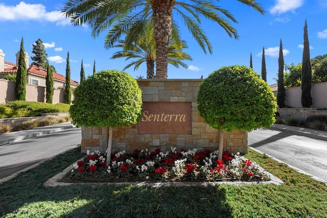 view of community / neighborhood sign