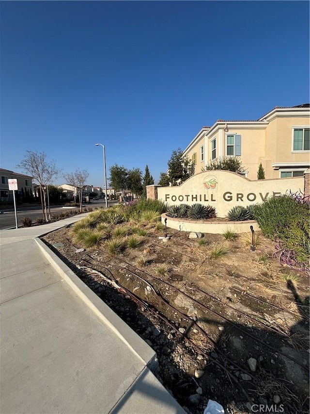 view of community / neighborhood sign