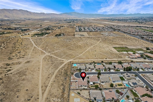 bird's eye view featuring a mountain view