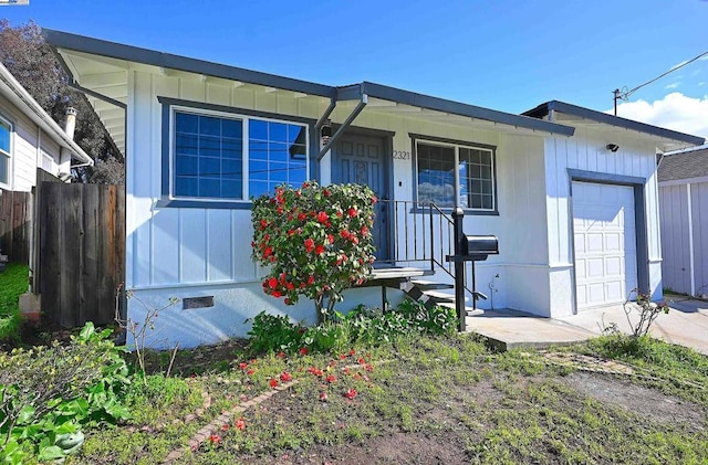 view of front of house featuring a garage