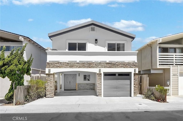 view of front facade featuring a garage