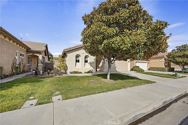 view of front of home featuring a front lawn