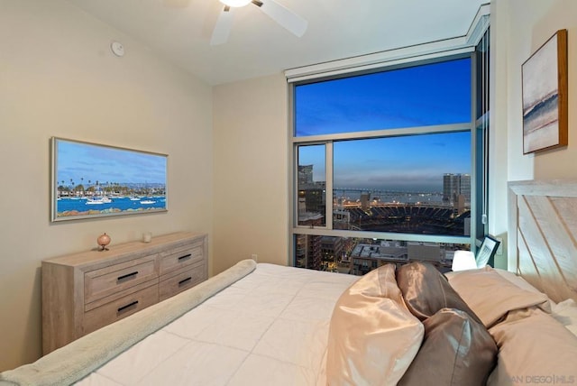 bedroom with ceiling fan