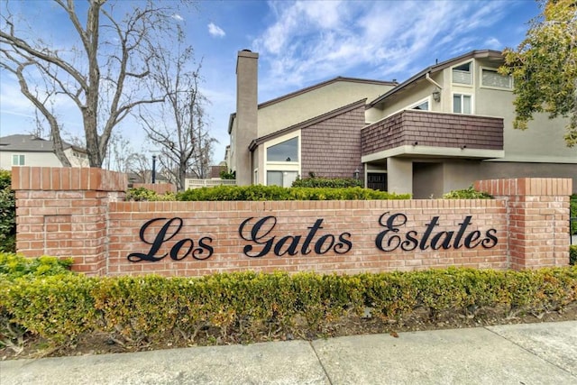 view of community / neighborhood sign