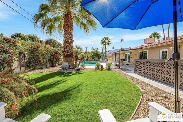 view of yard featuring a patio